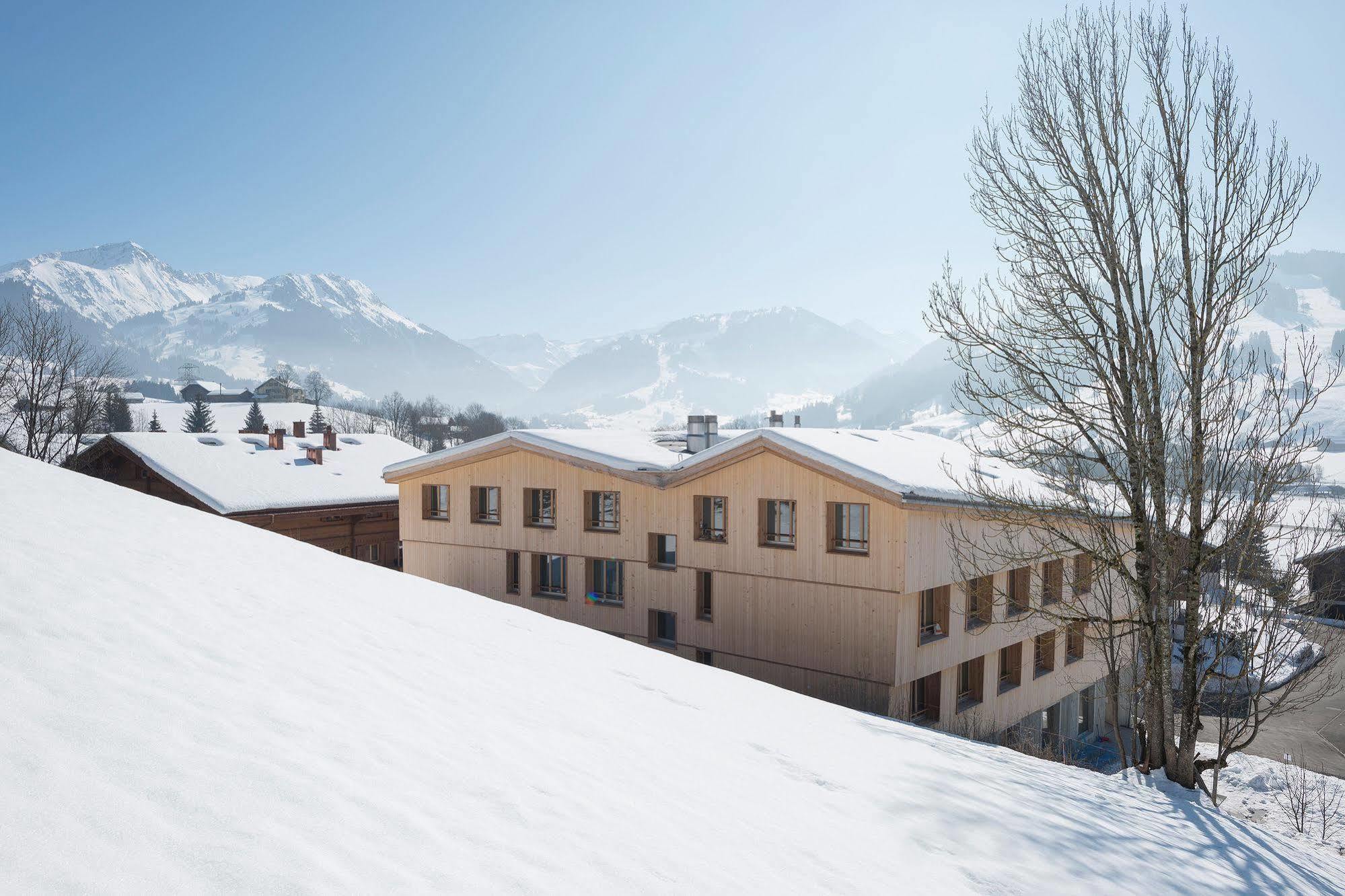 Saanen Gstaad Youth Hostel Exteriör bild
