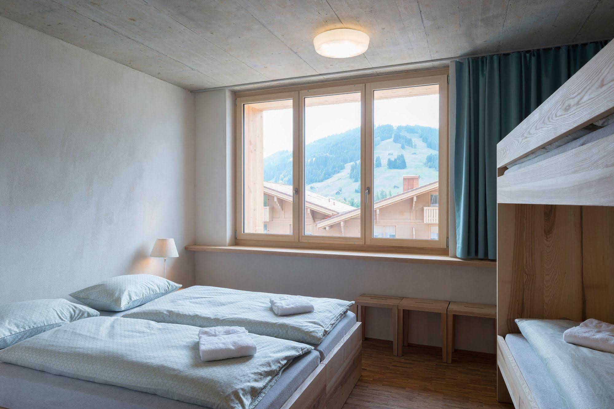 Saanen Gstaad Youth Hostel Exteriör bild