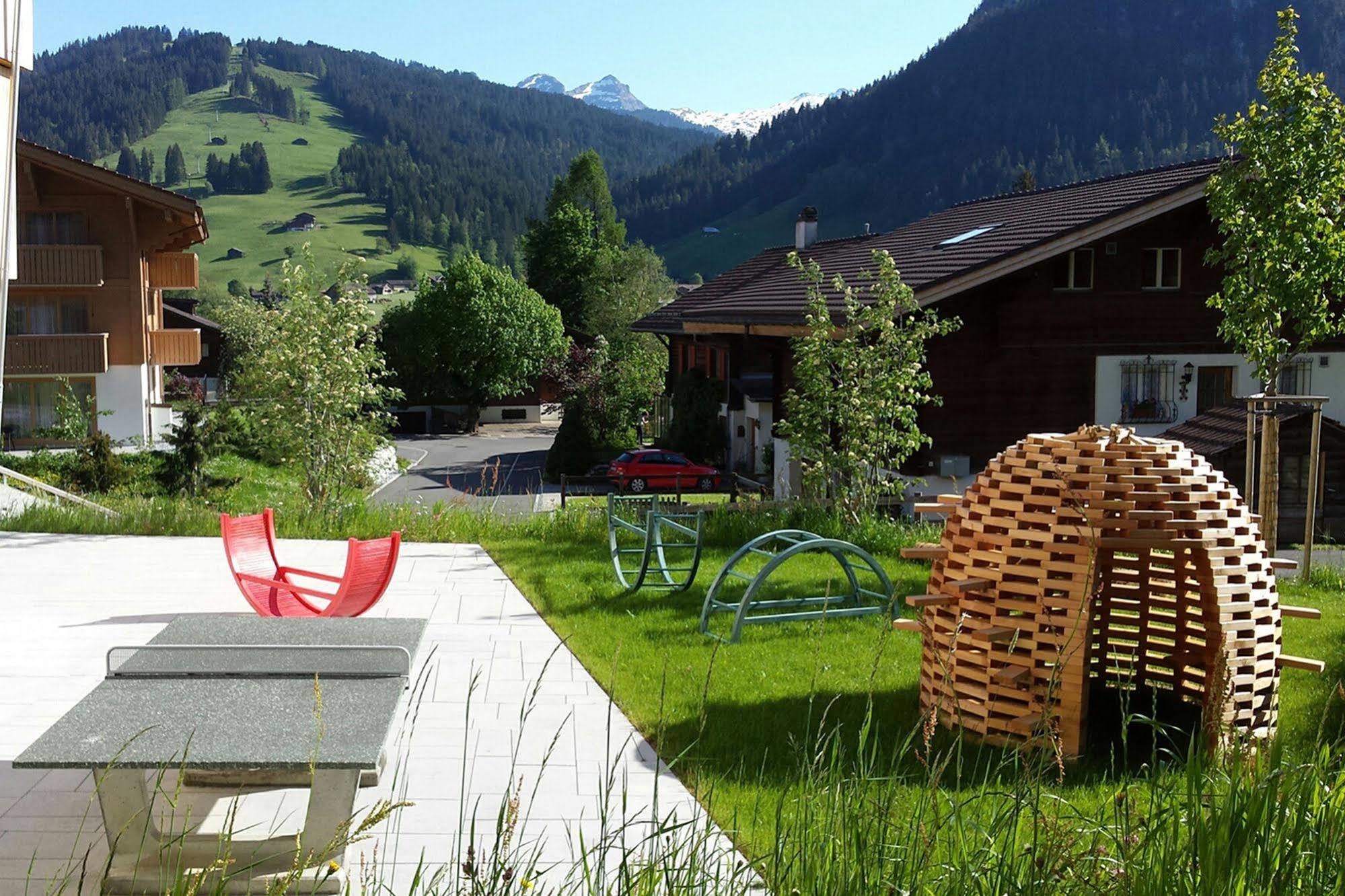 Saanen Gstaad Youth Hostel Exteriör bild